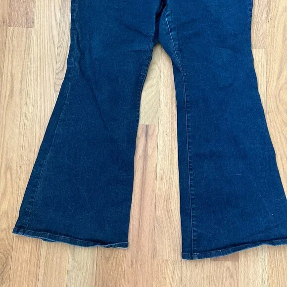 lane bryant - ultra high rise flare denim jean - flex magic waistband - size 22 - Picture 5 of 10